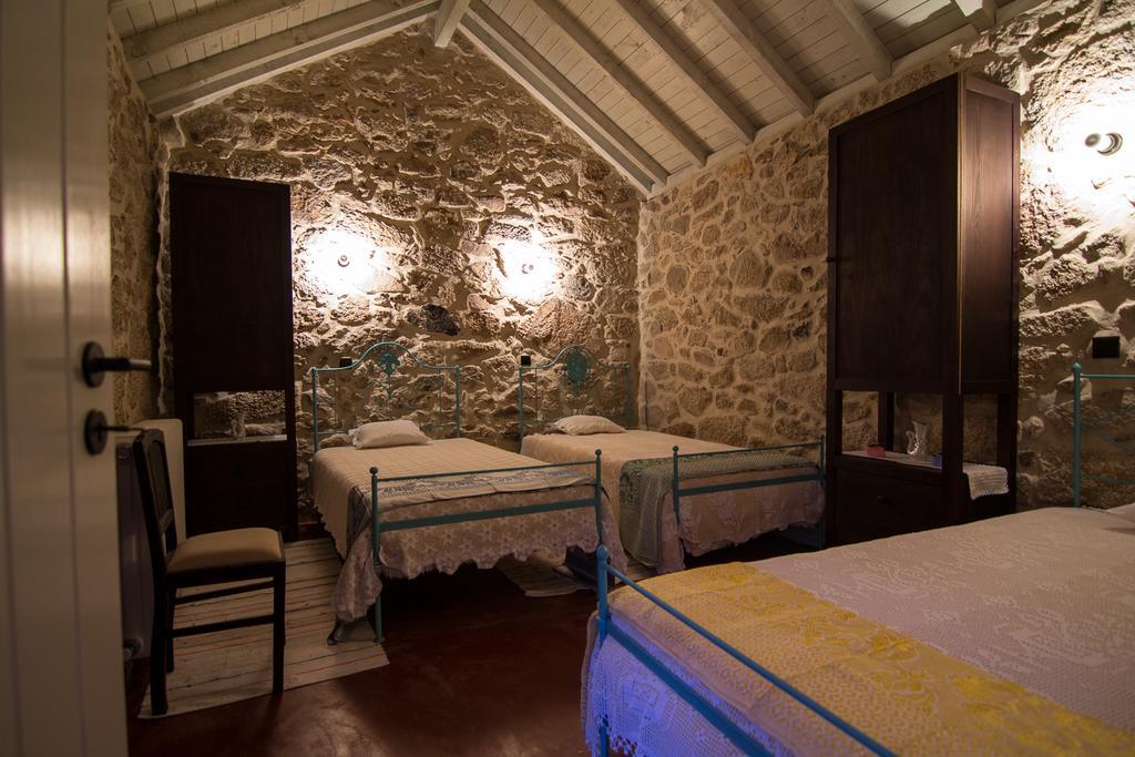 ヴァーレ・デ・カンブラ Casas Dos Avosゲストハウス 部屋 写真